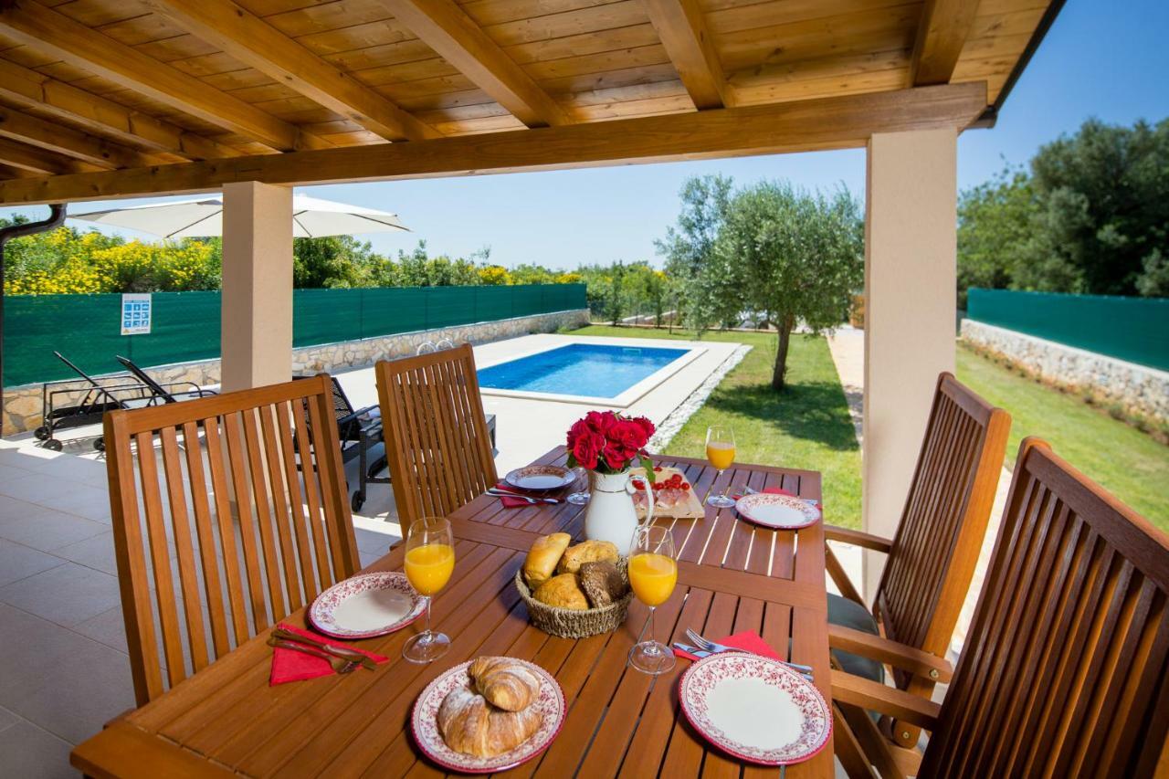 House Jozefina With Pool Appartement